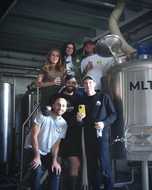 DosKiwis + DEYA (Cheltenham, Regne Unit)